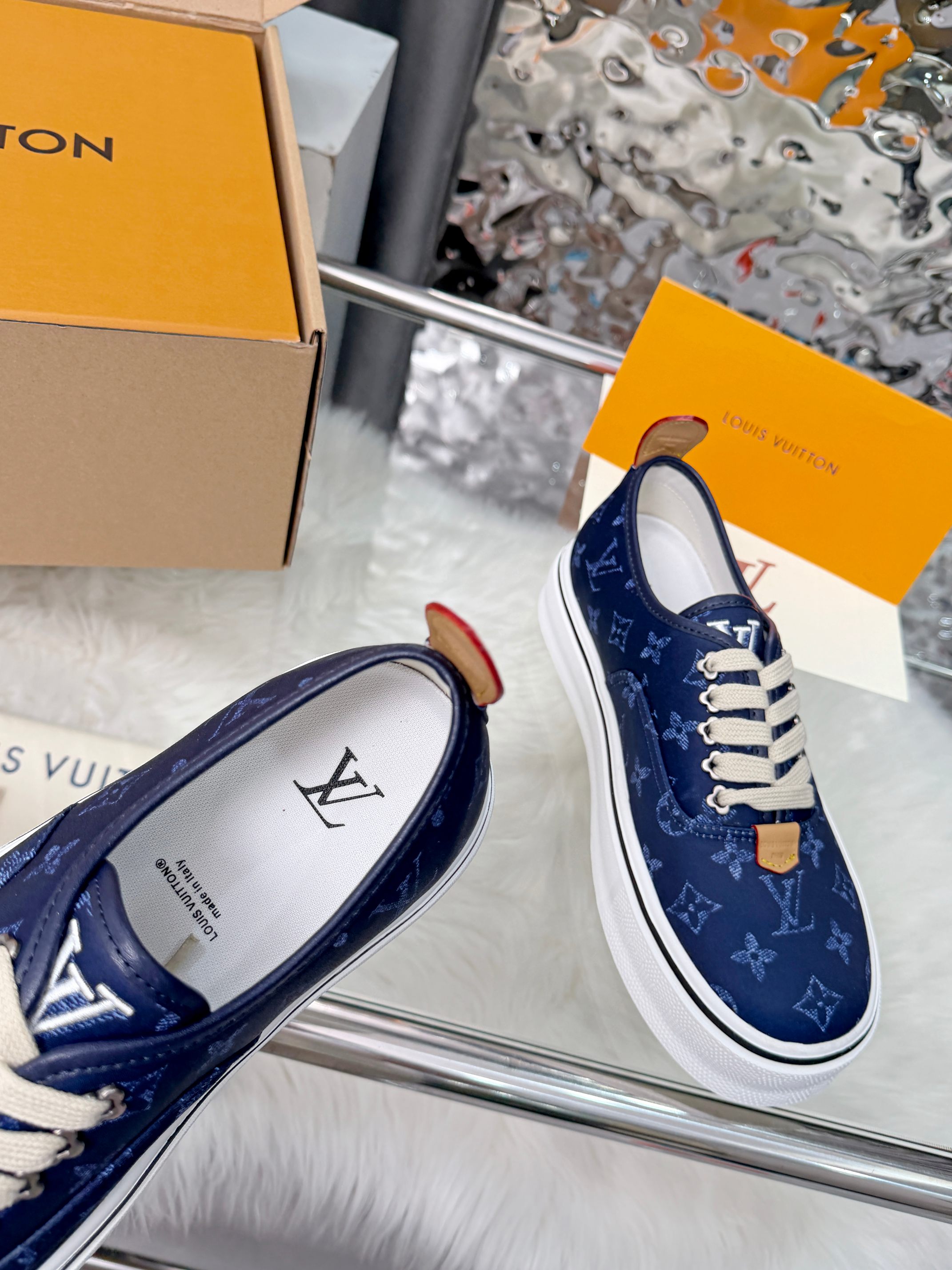 LV