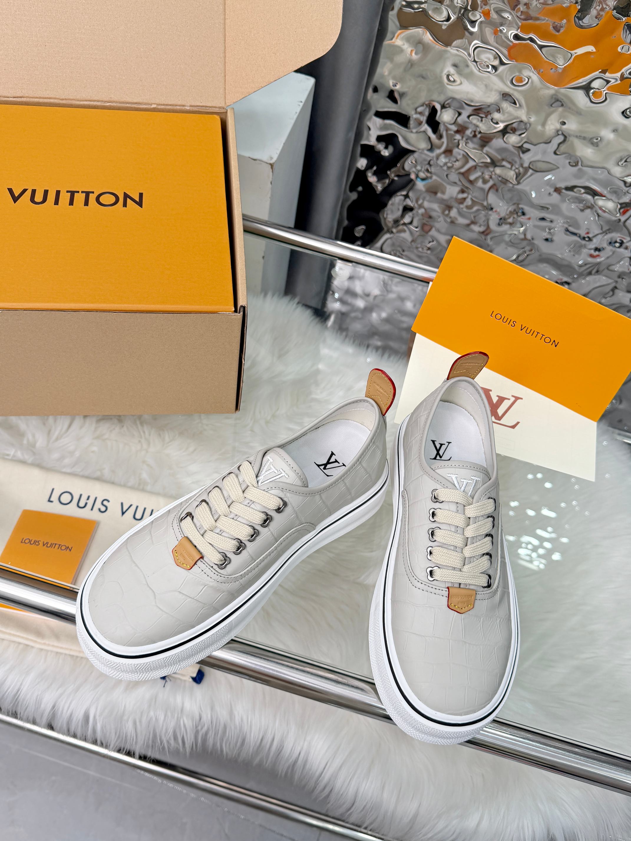 LV