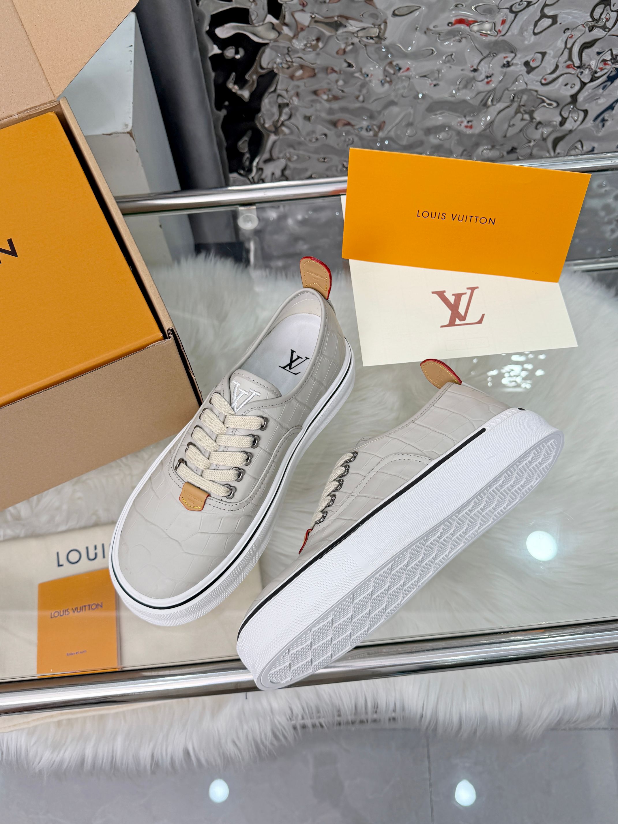 LV