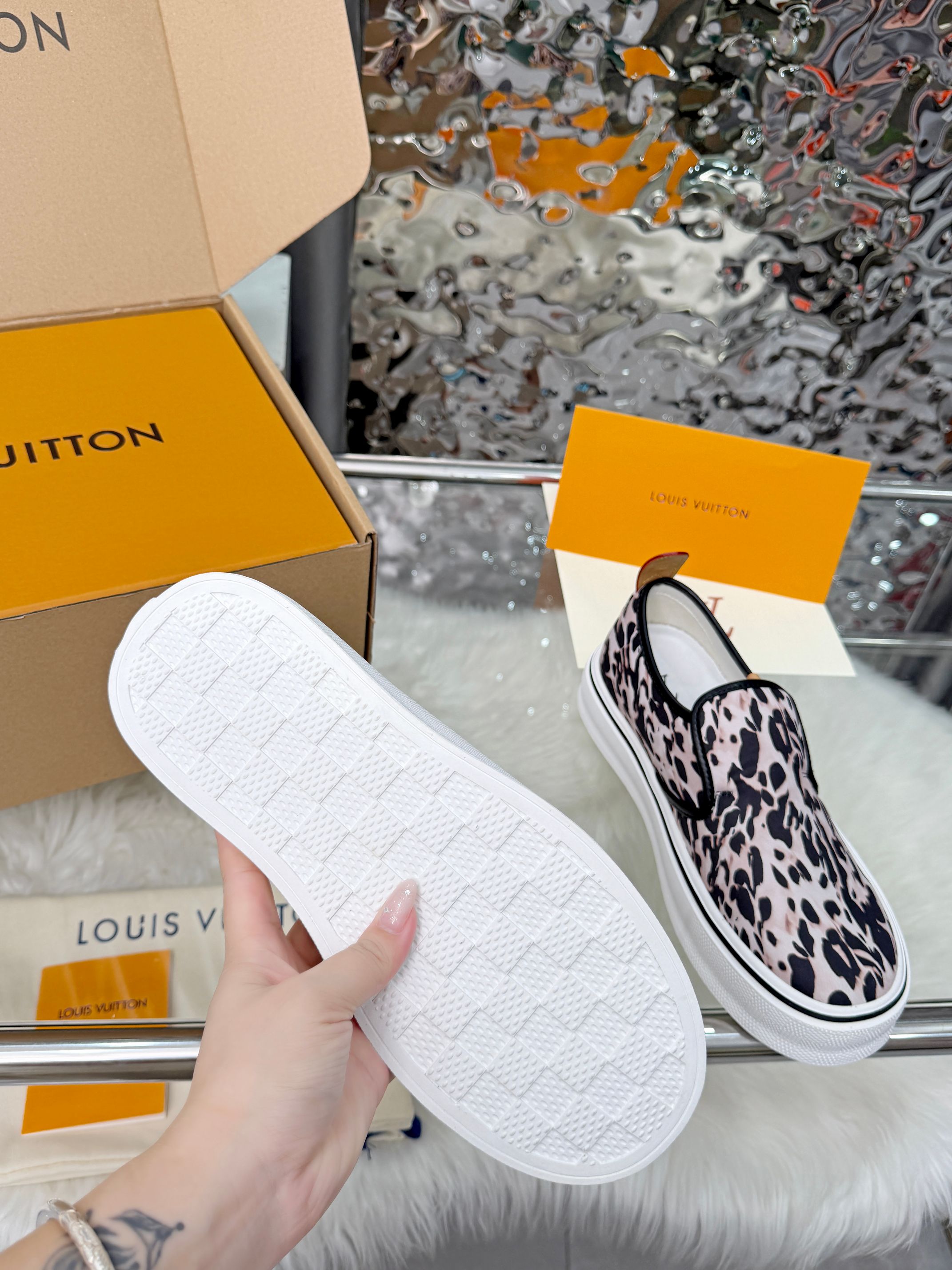 LV