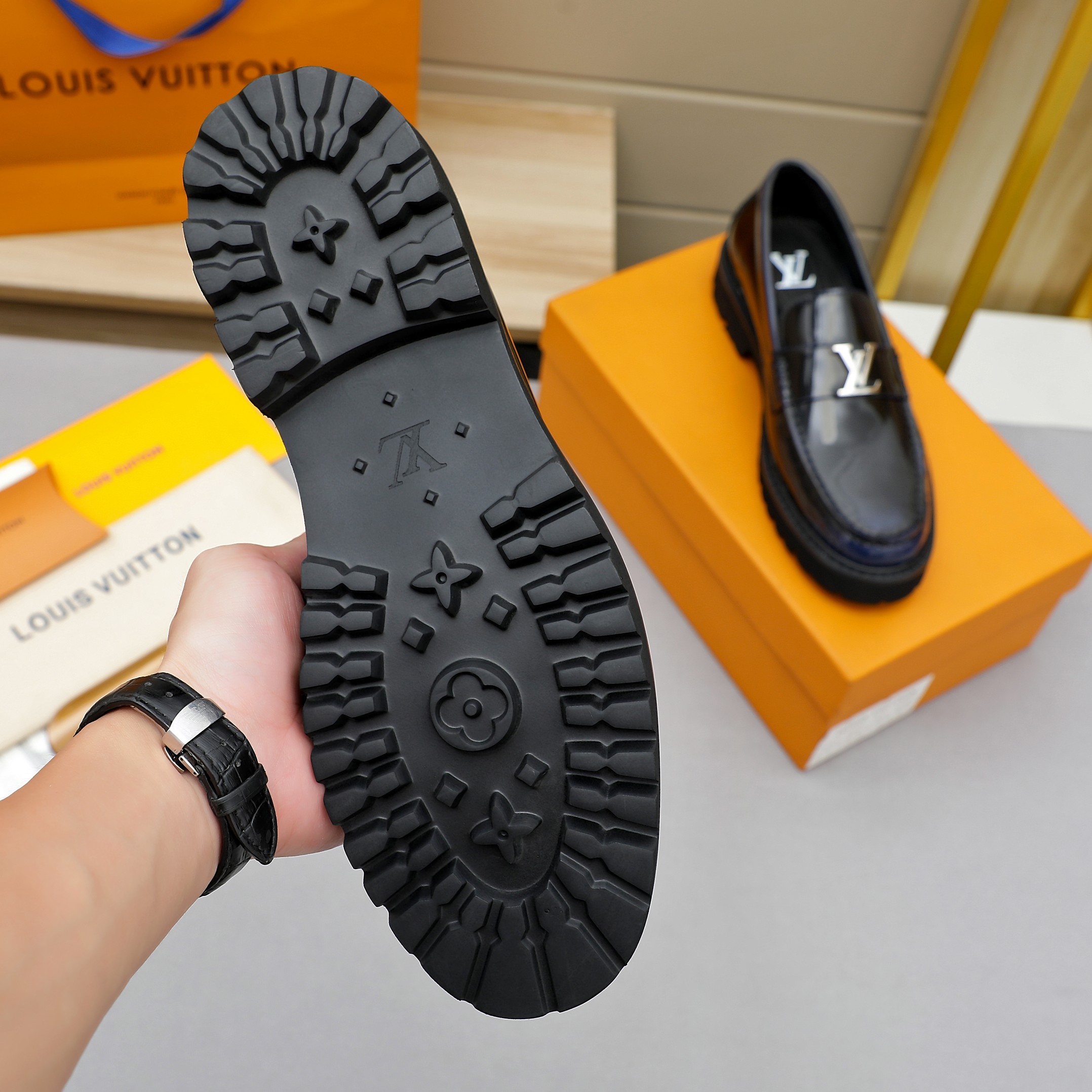 LV