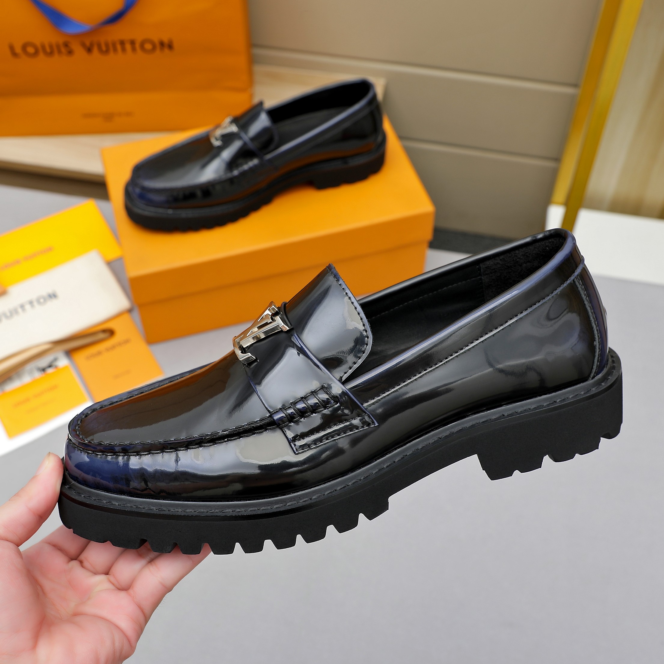 LV