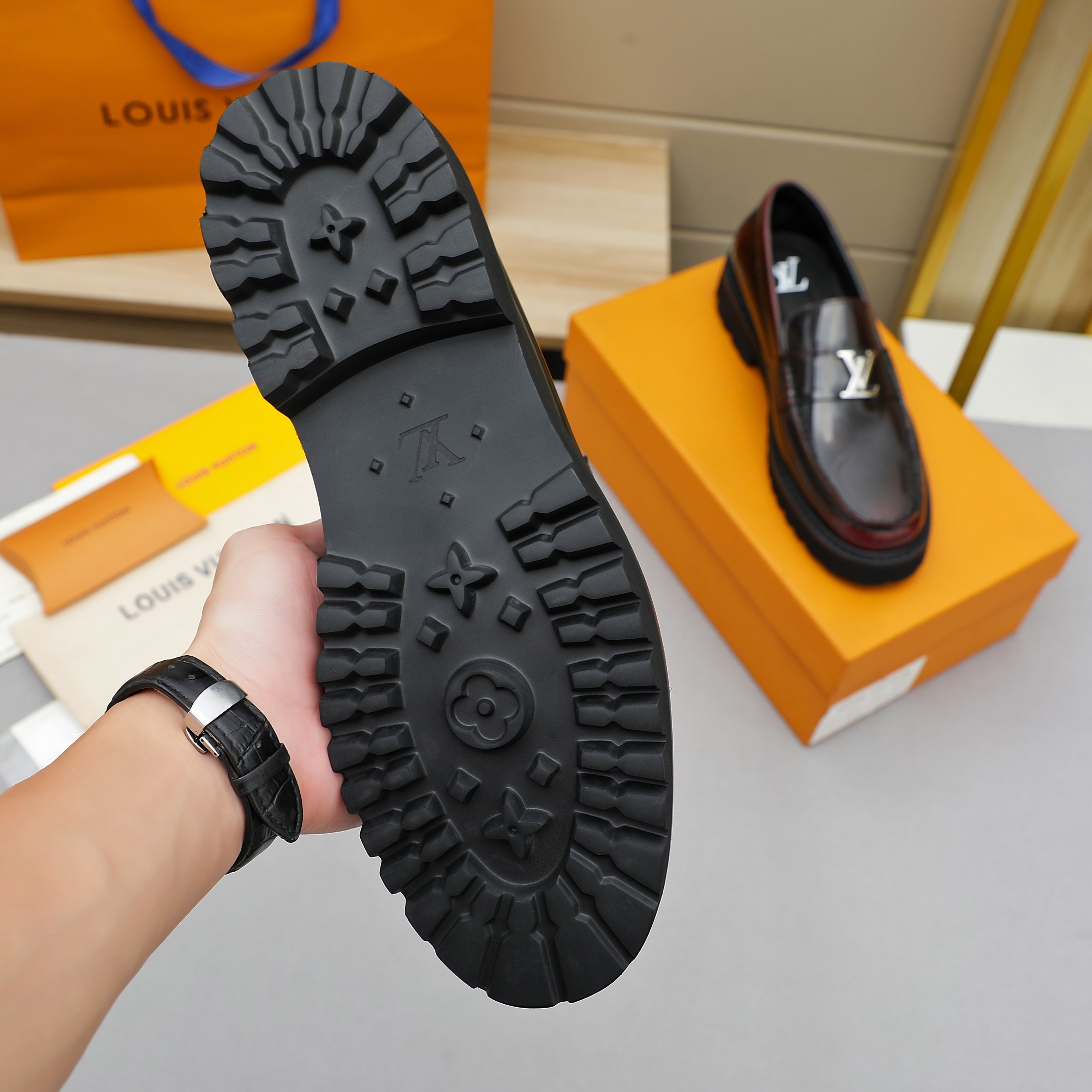 LV