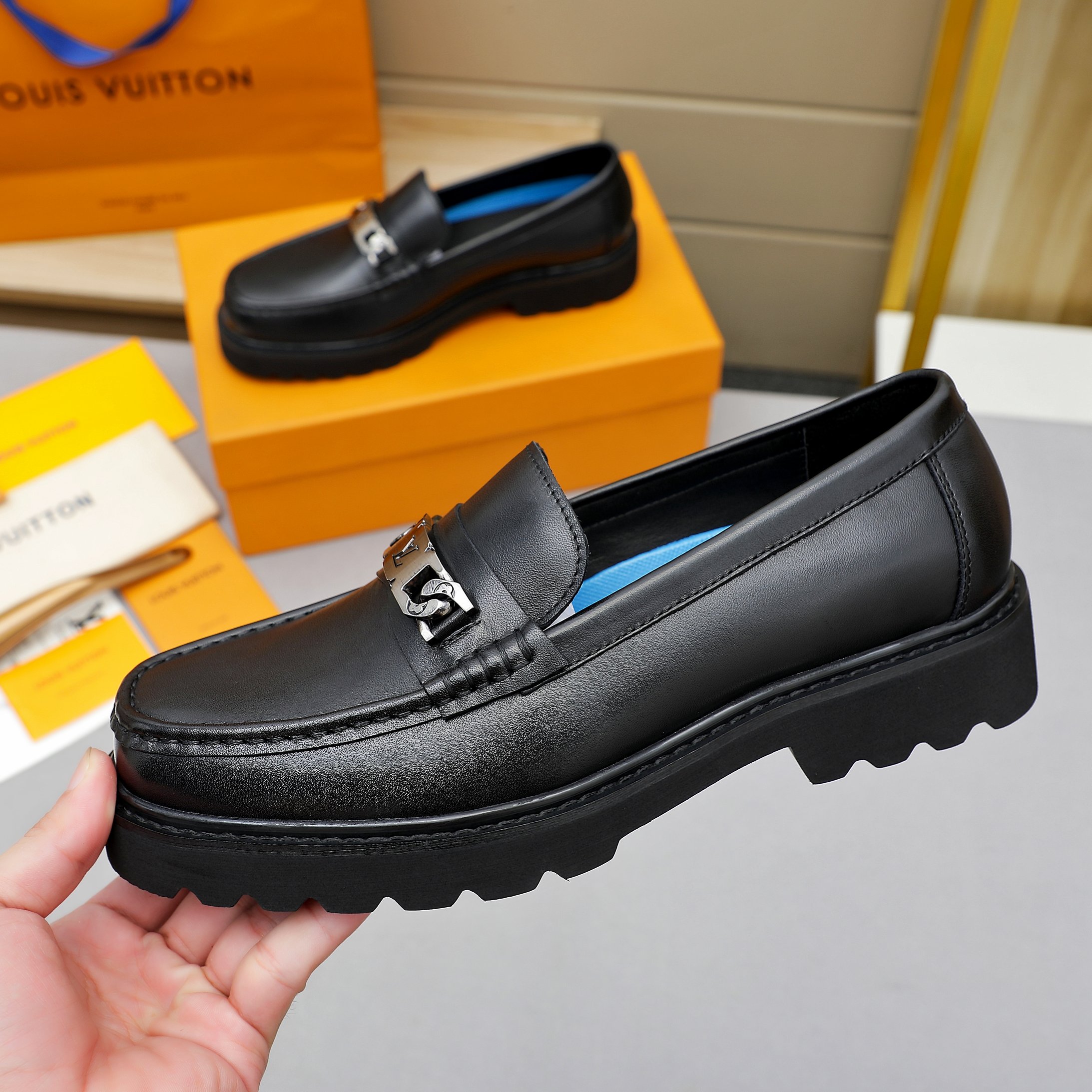 LV