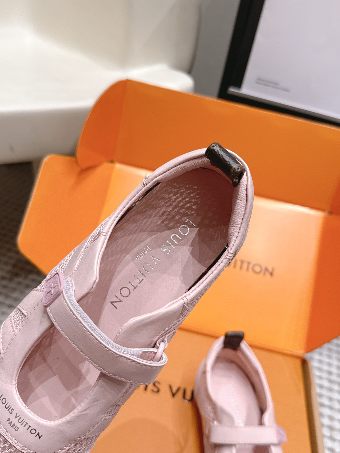 LV