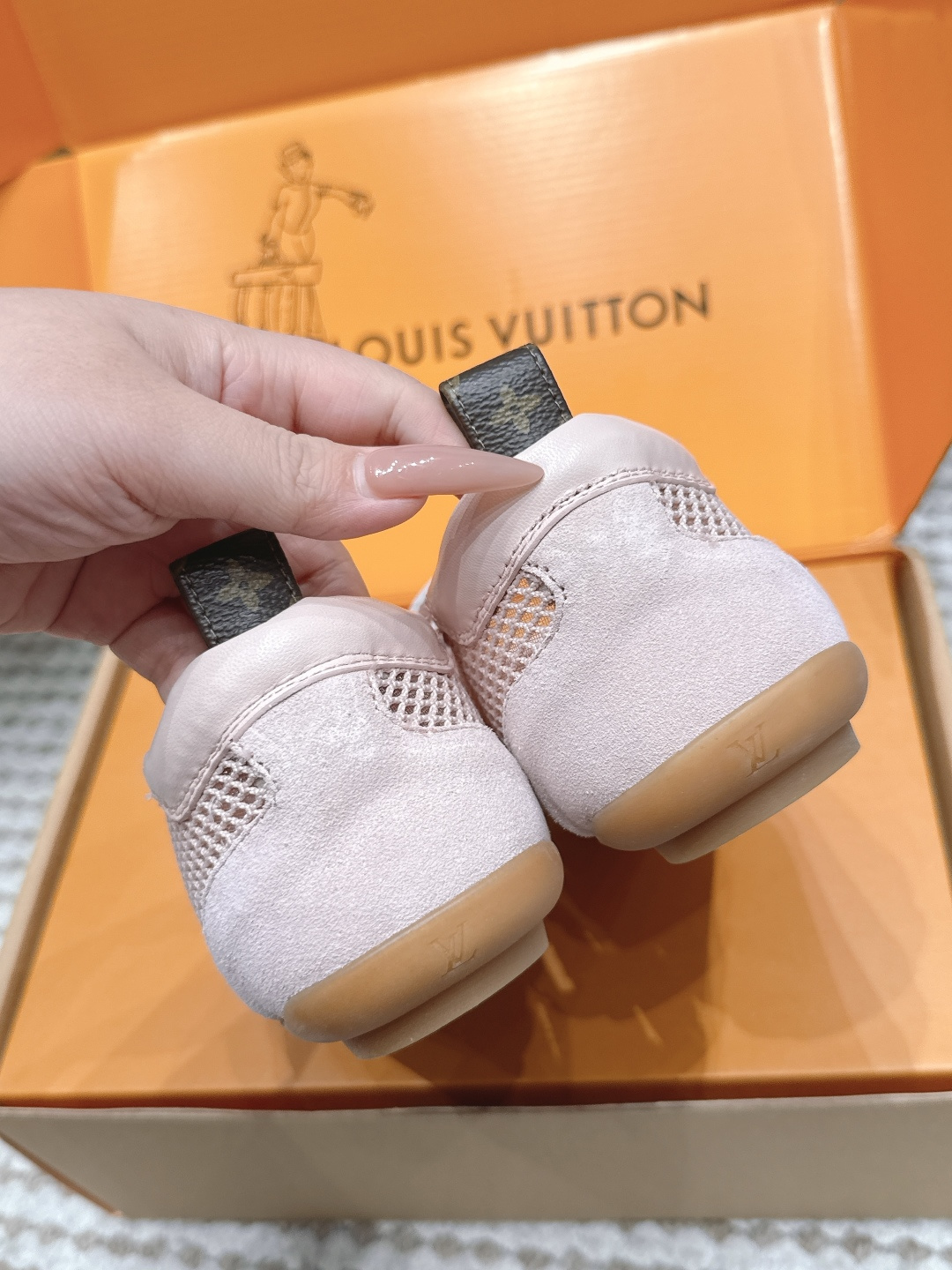 LV