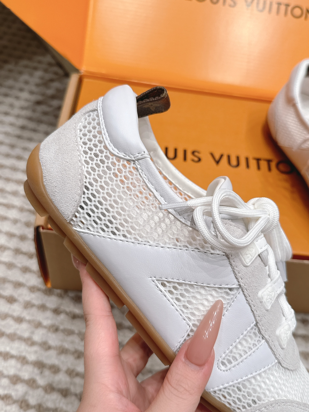 LV