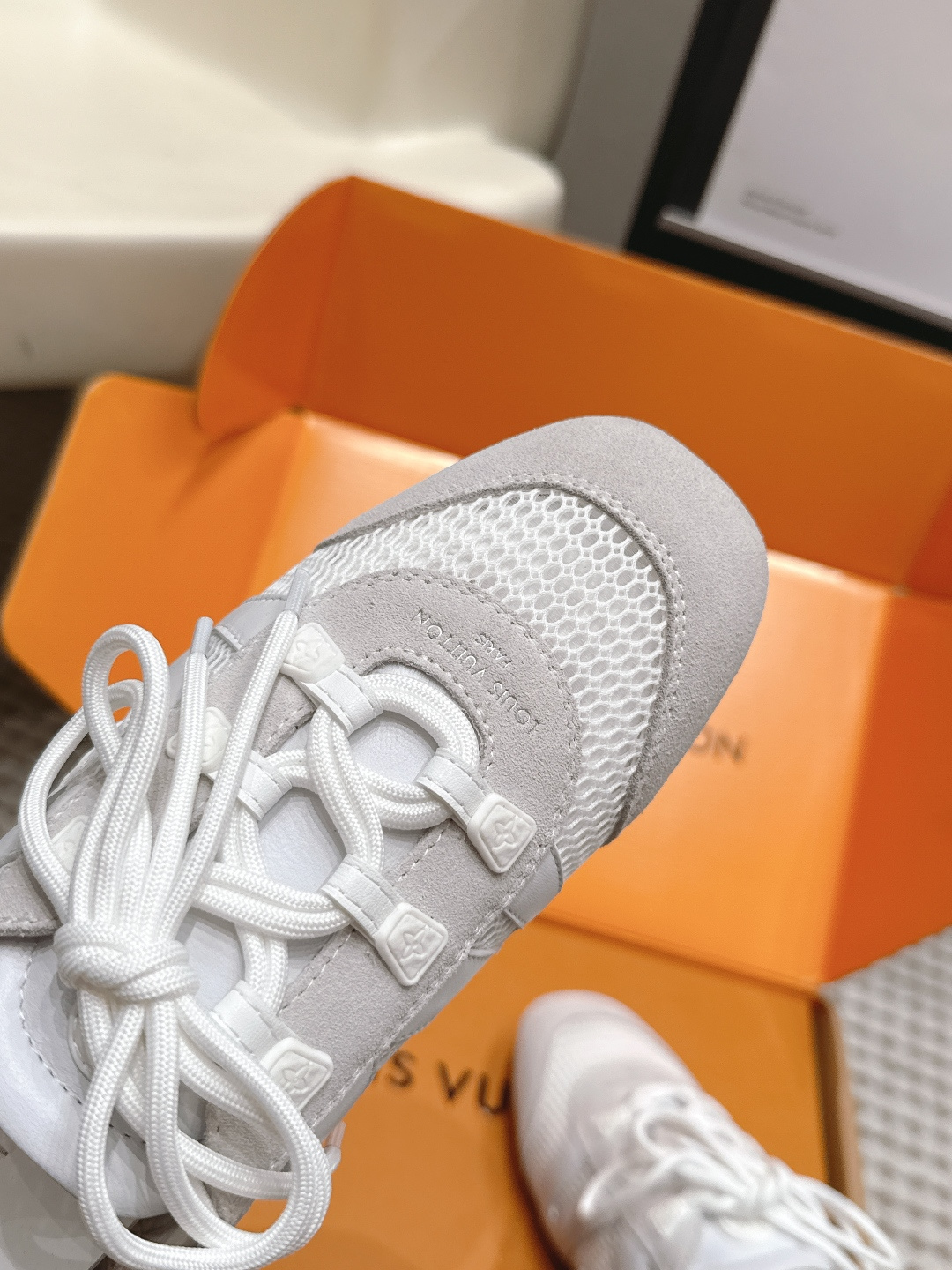 LV
