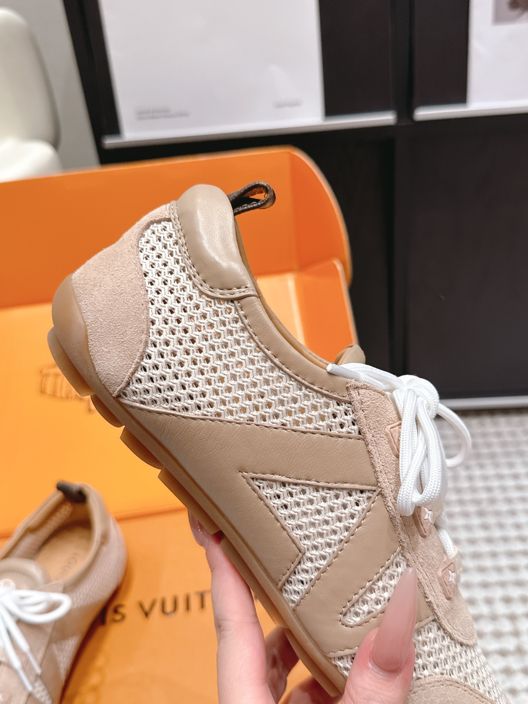 LV