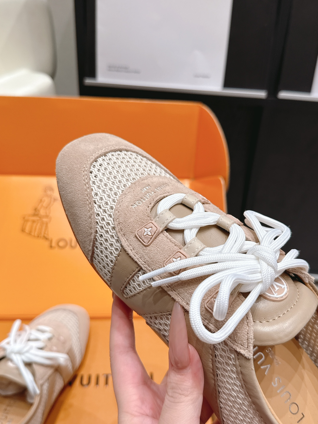 LV