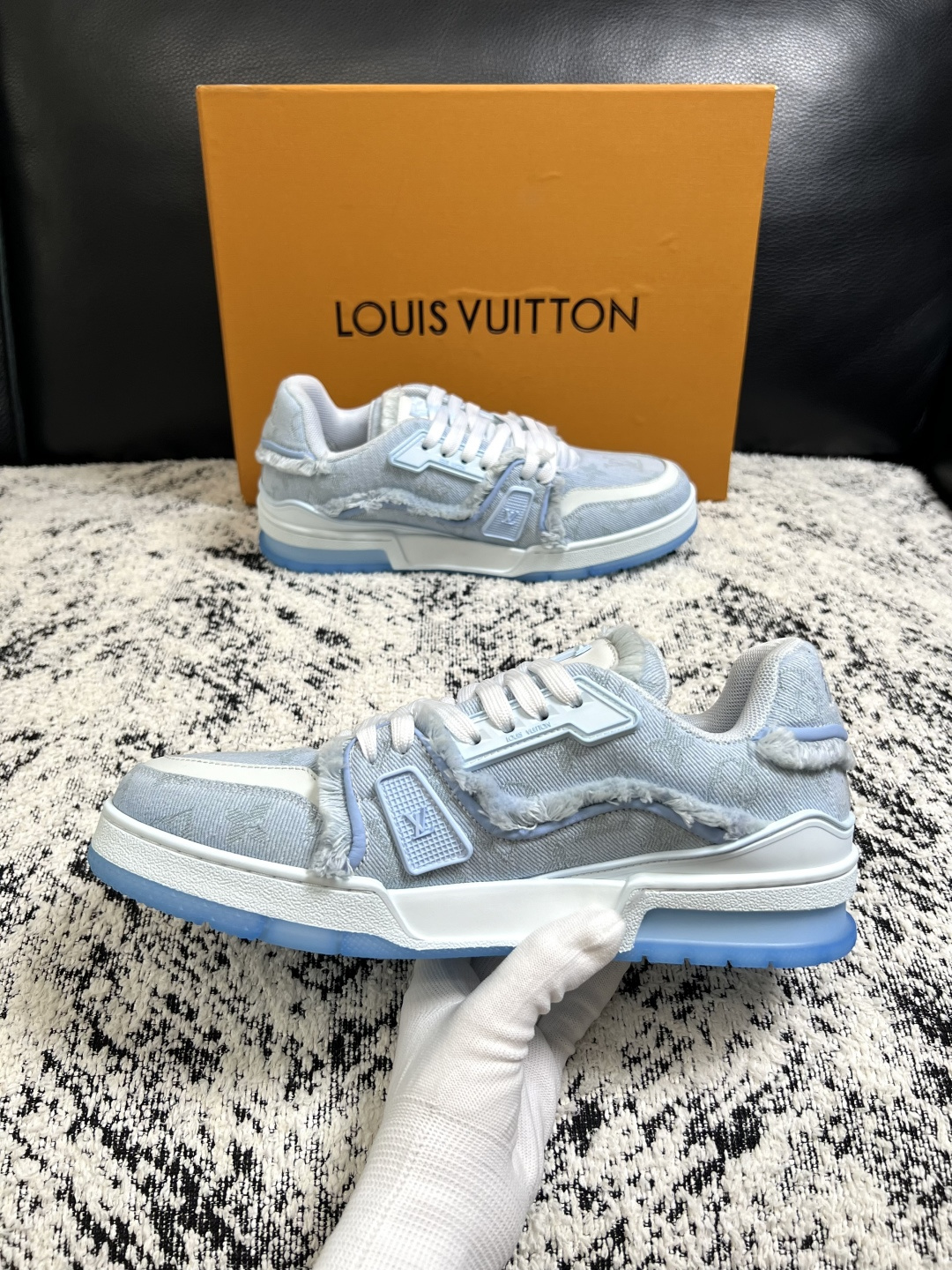 LV