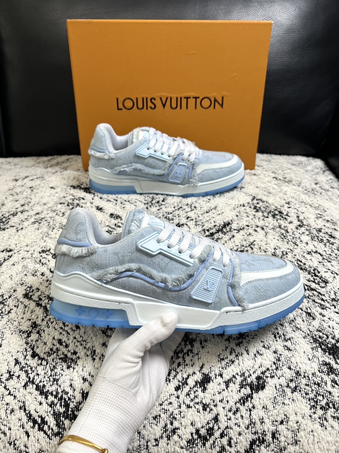 LV