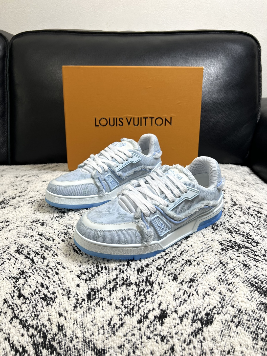 LV