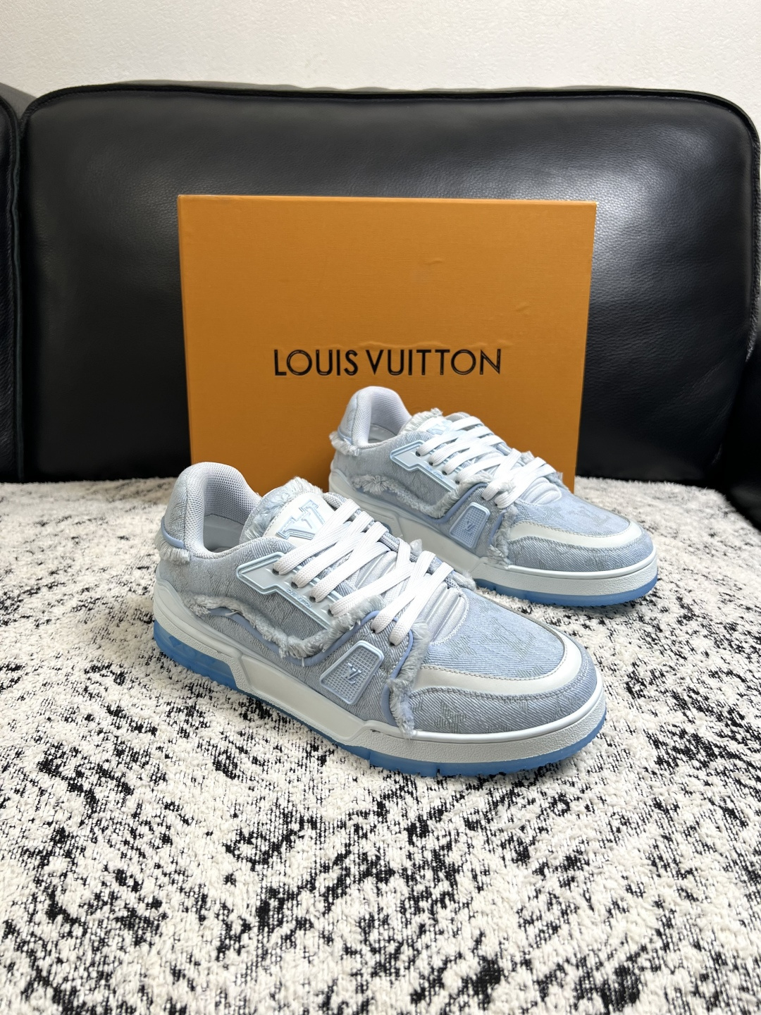 LV
