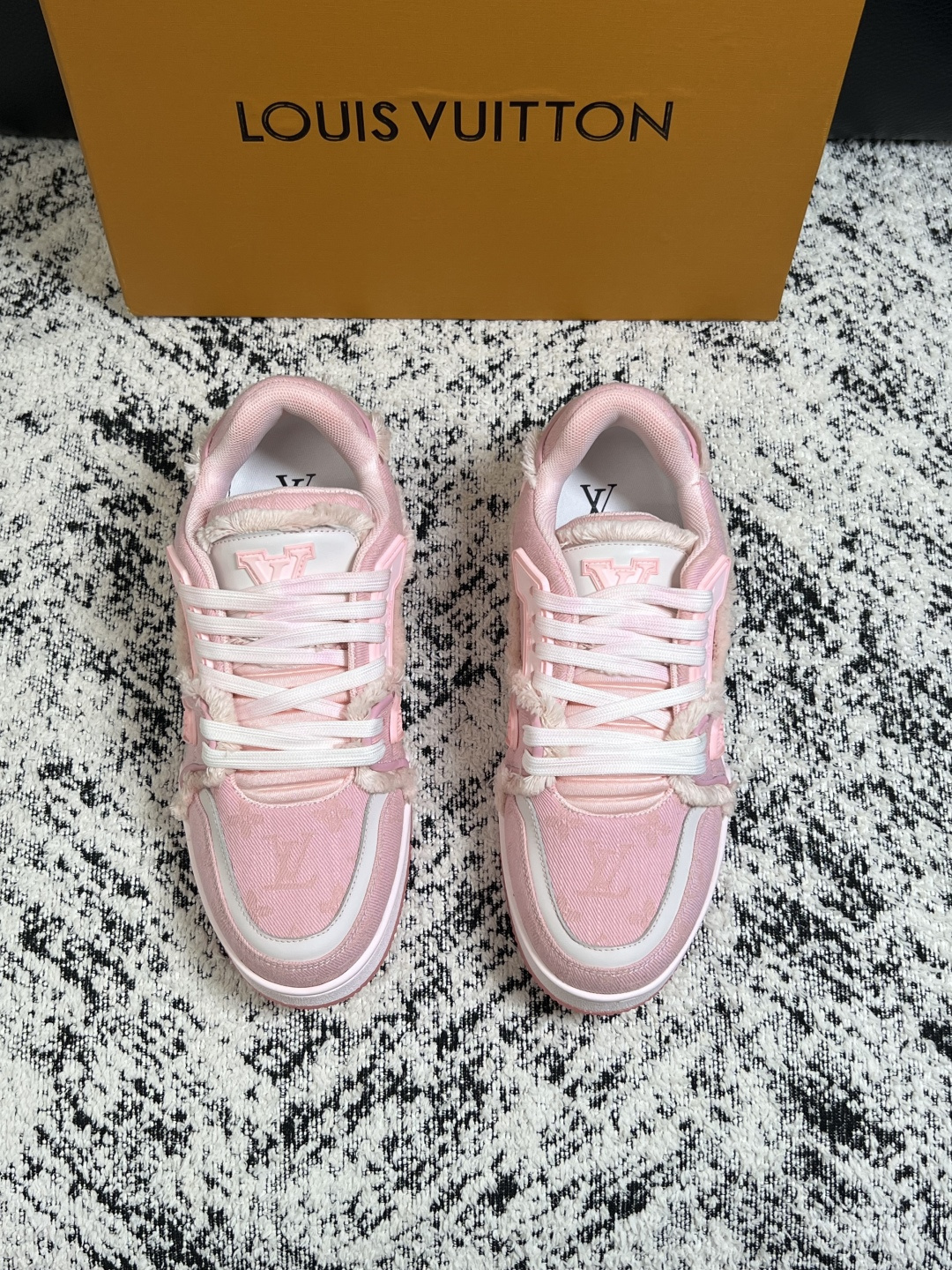 LV