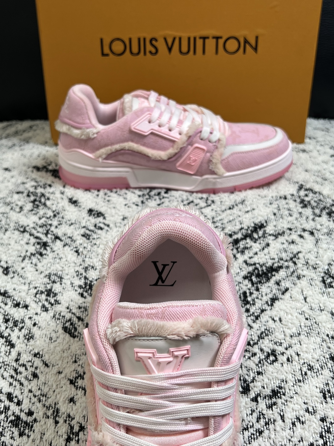LV