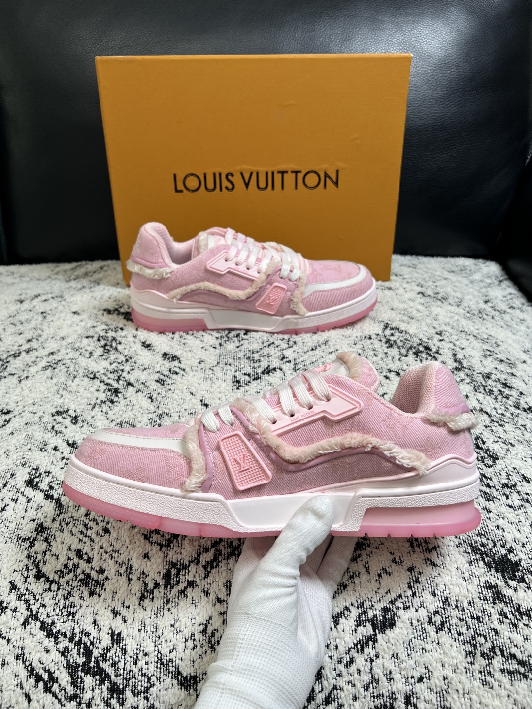 LV