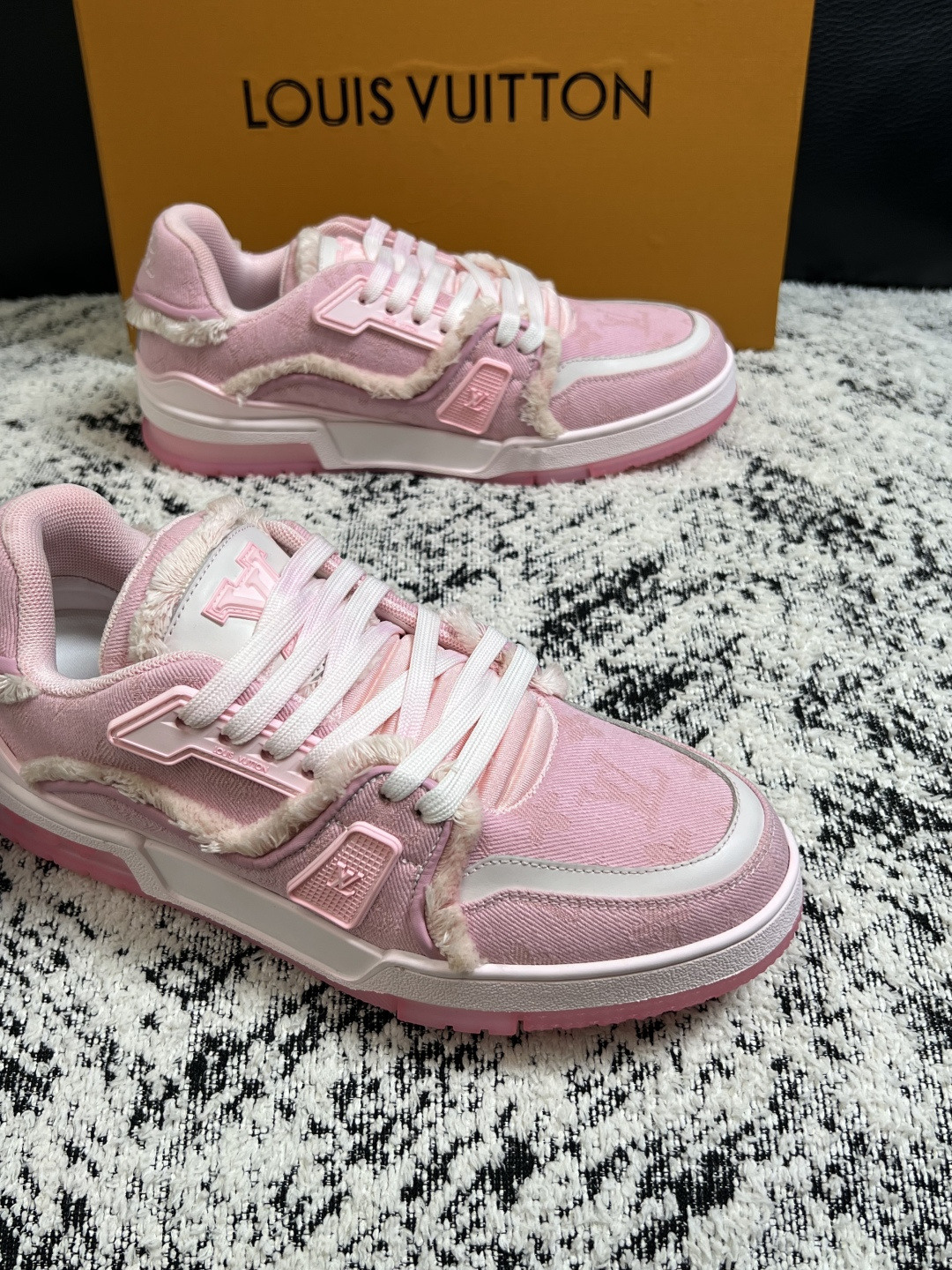 LV