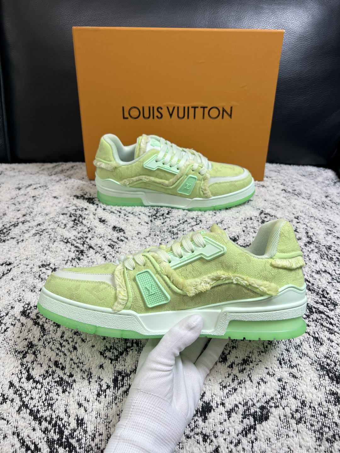 LV