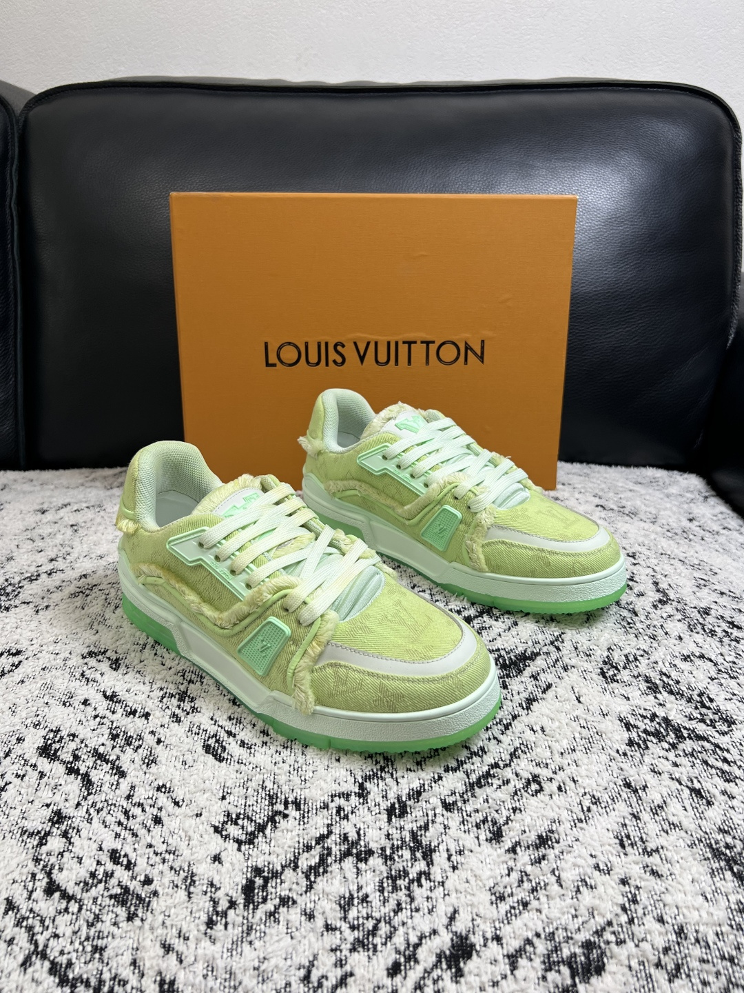 LV