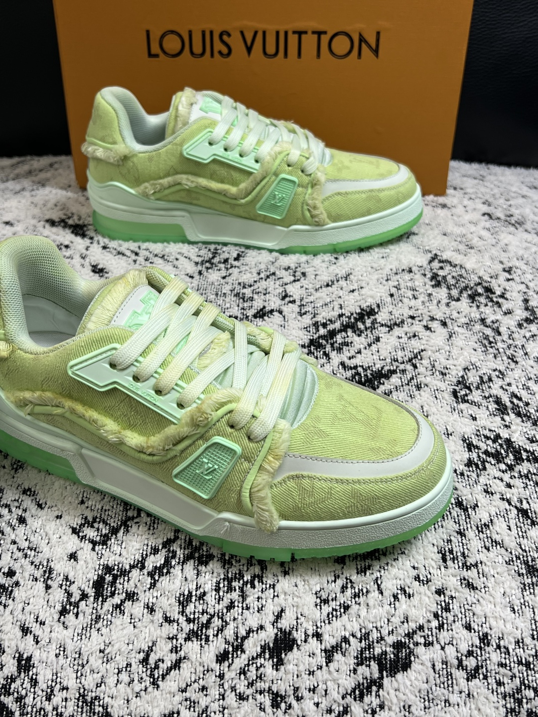 LV