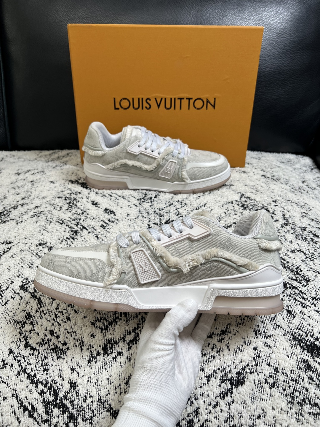 LV