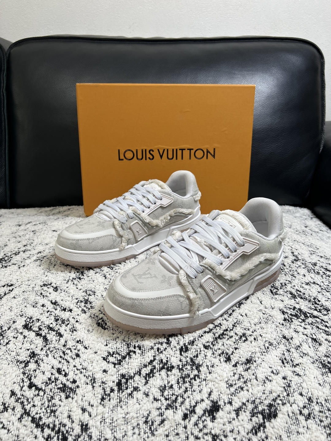 LV