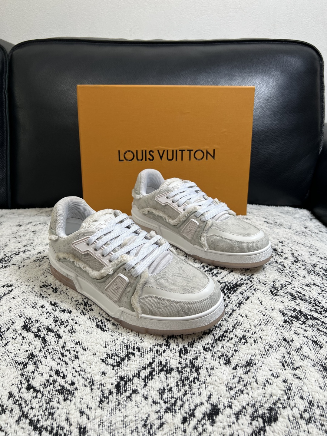 LV