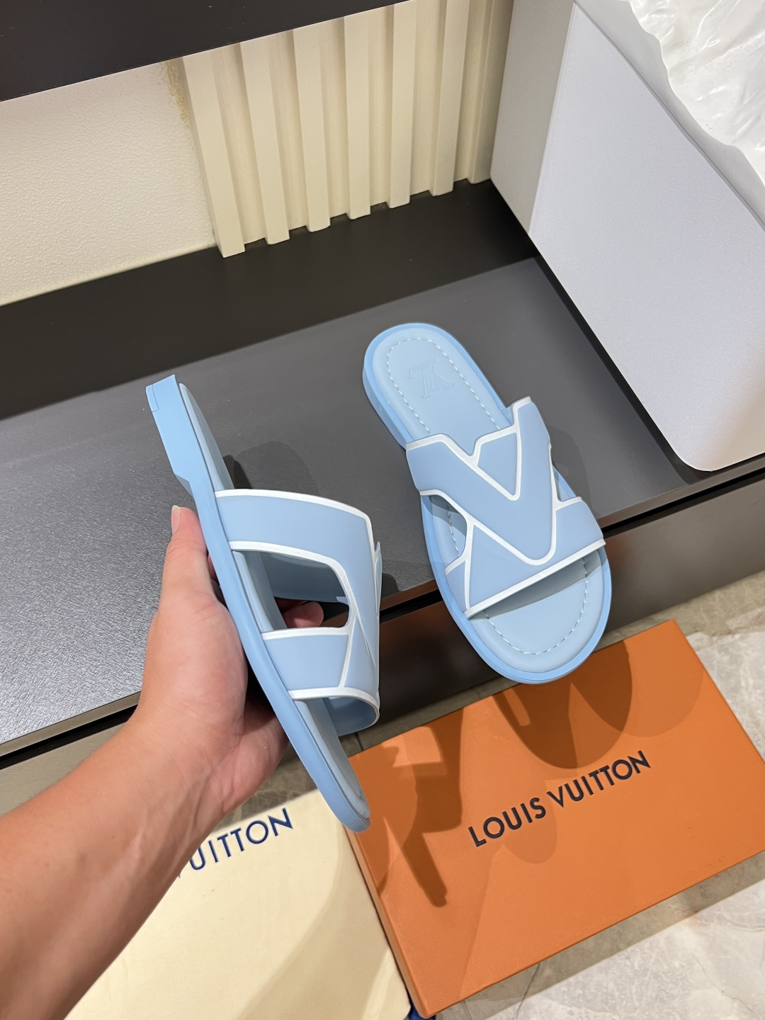 LV