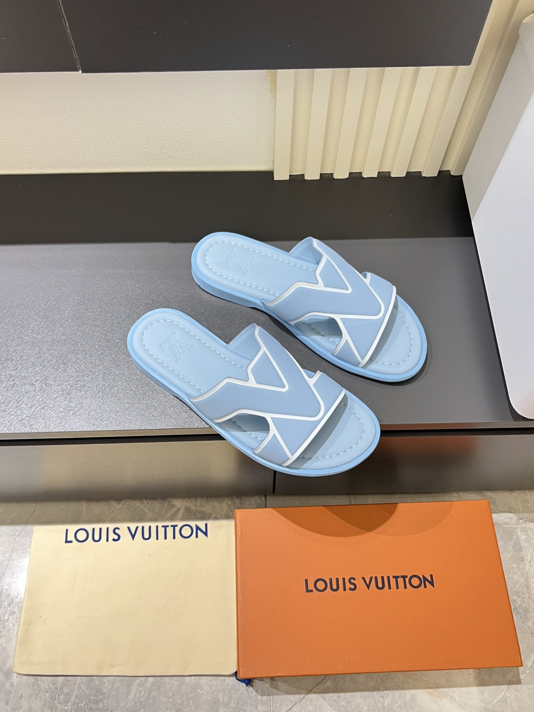 LV