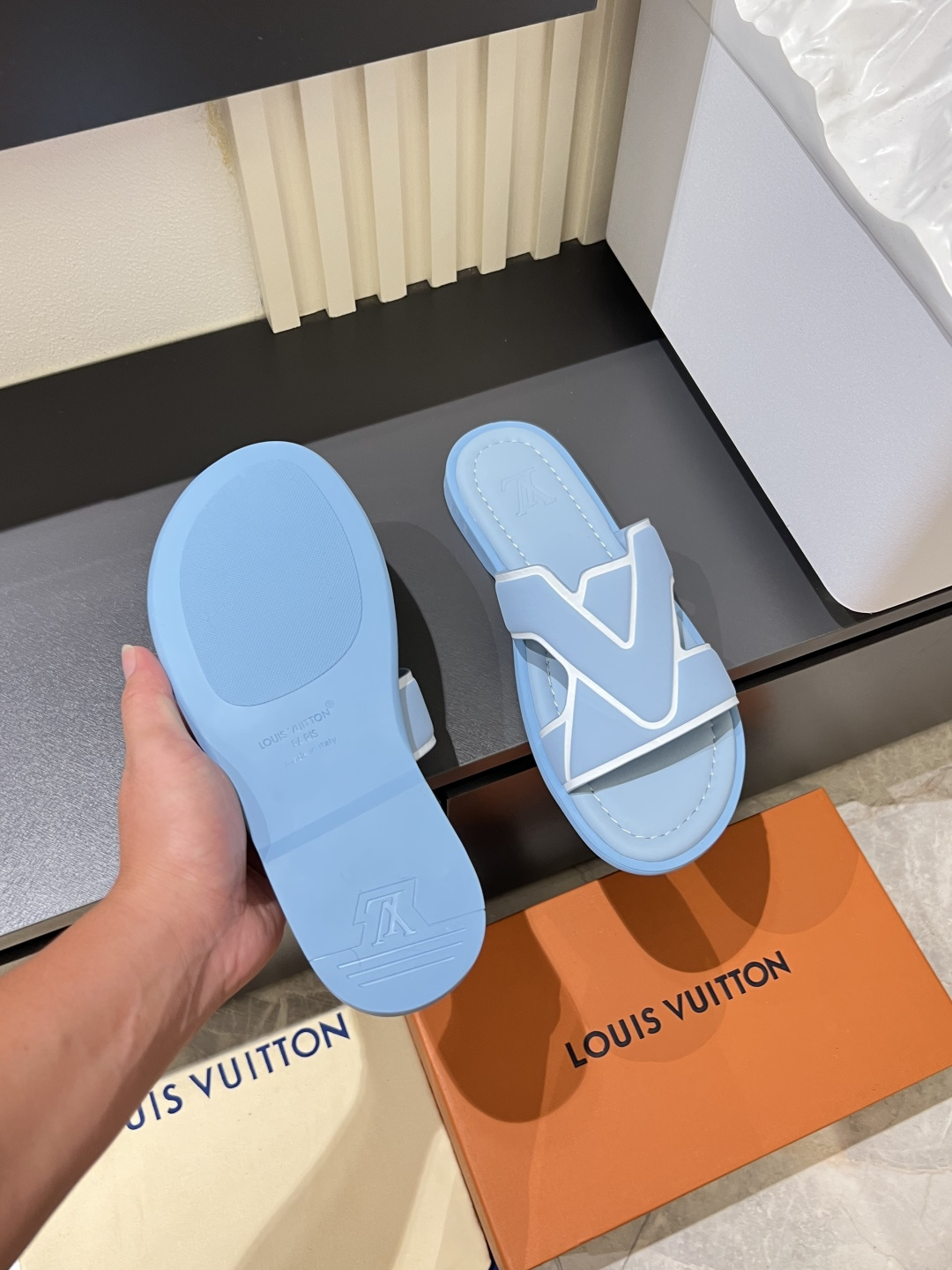 LV