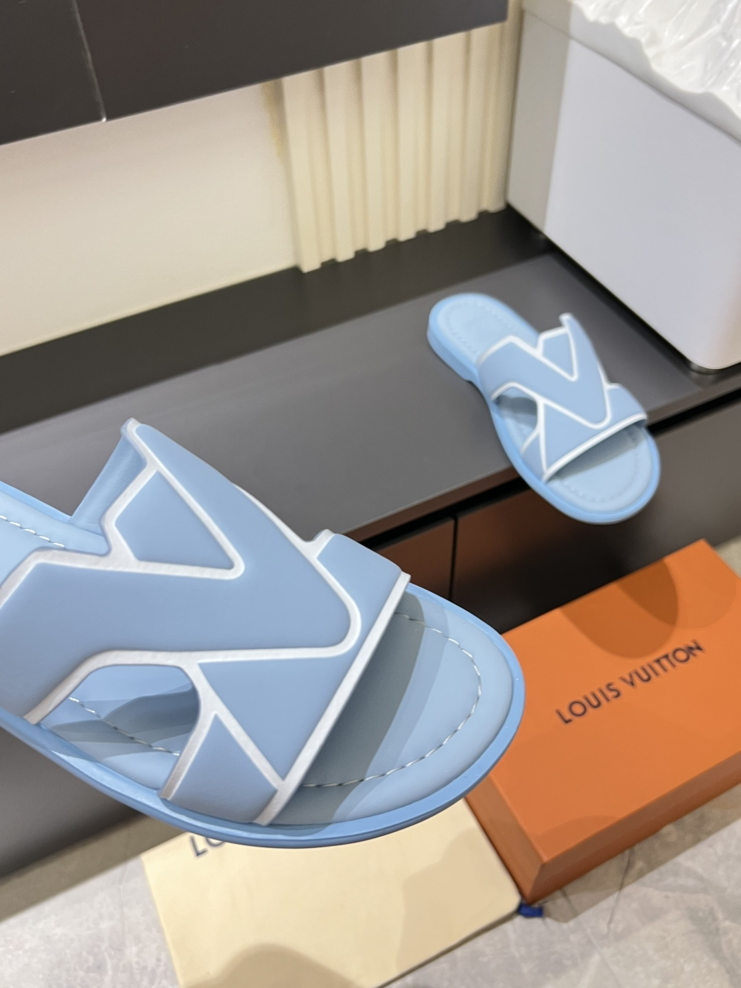 LV