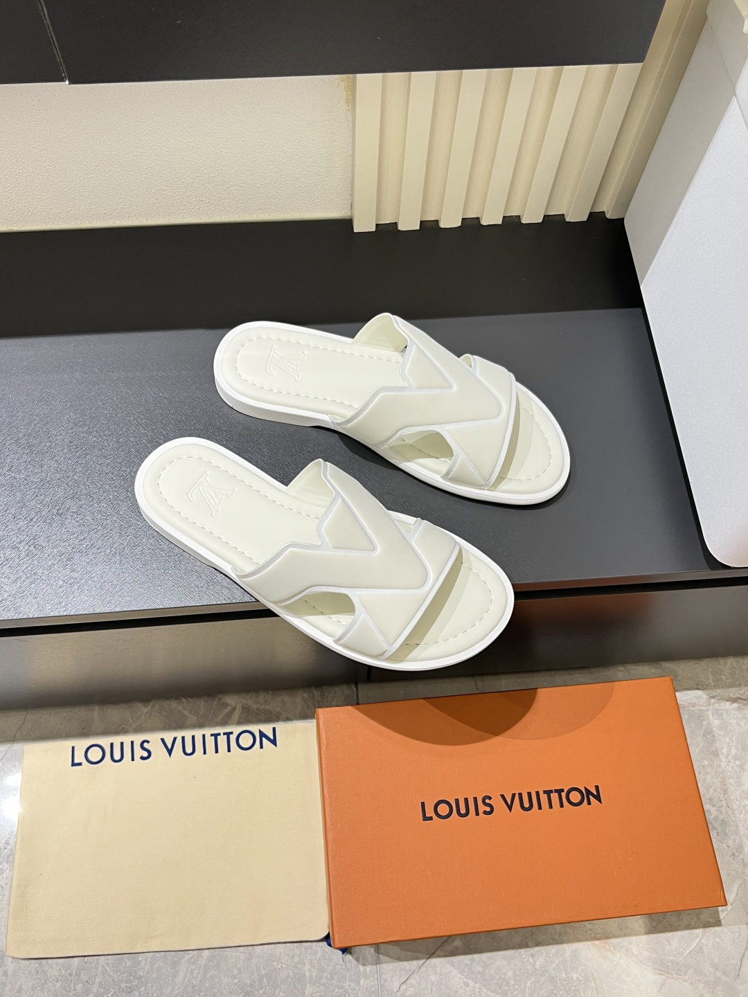 LV