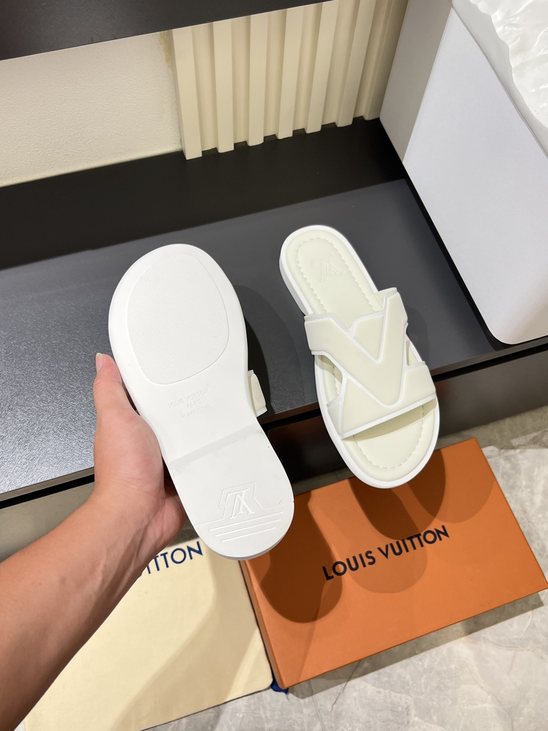 LV