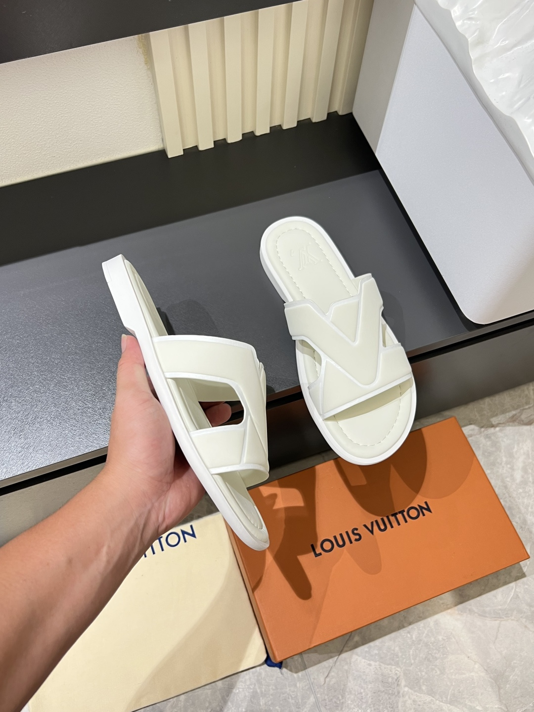 LV
