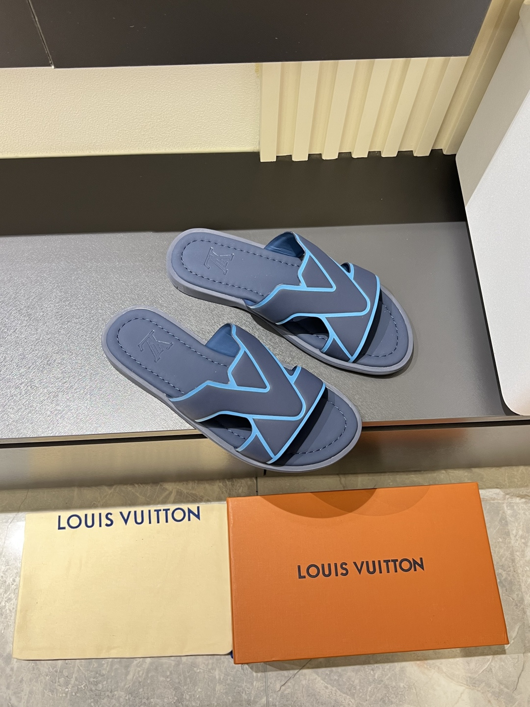 LV