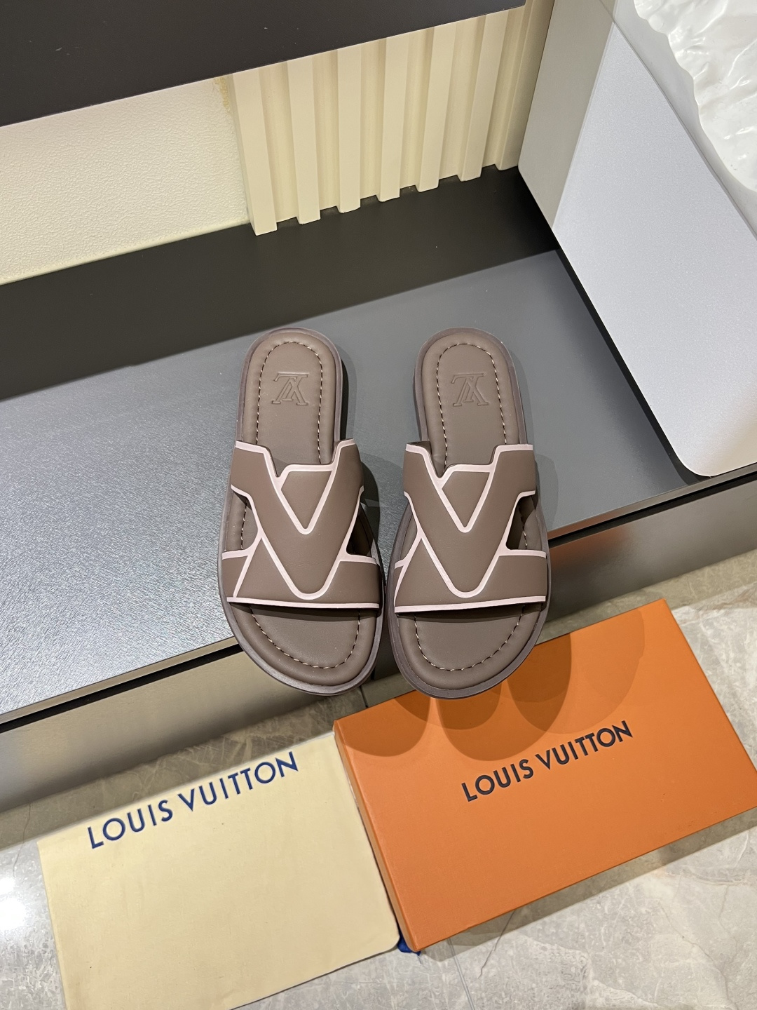 LV