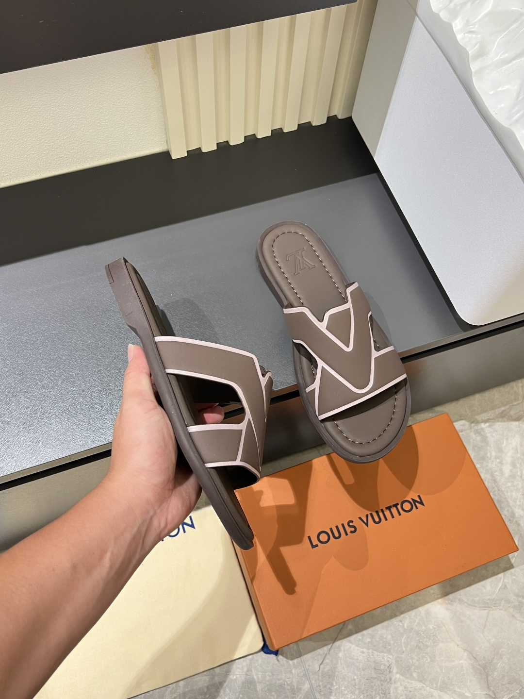 LV