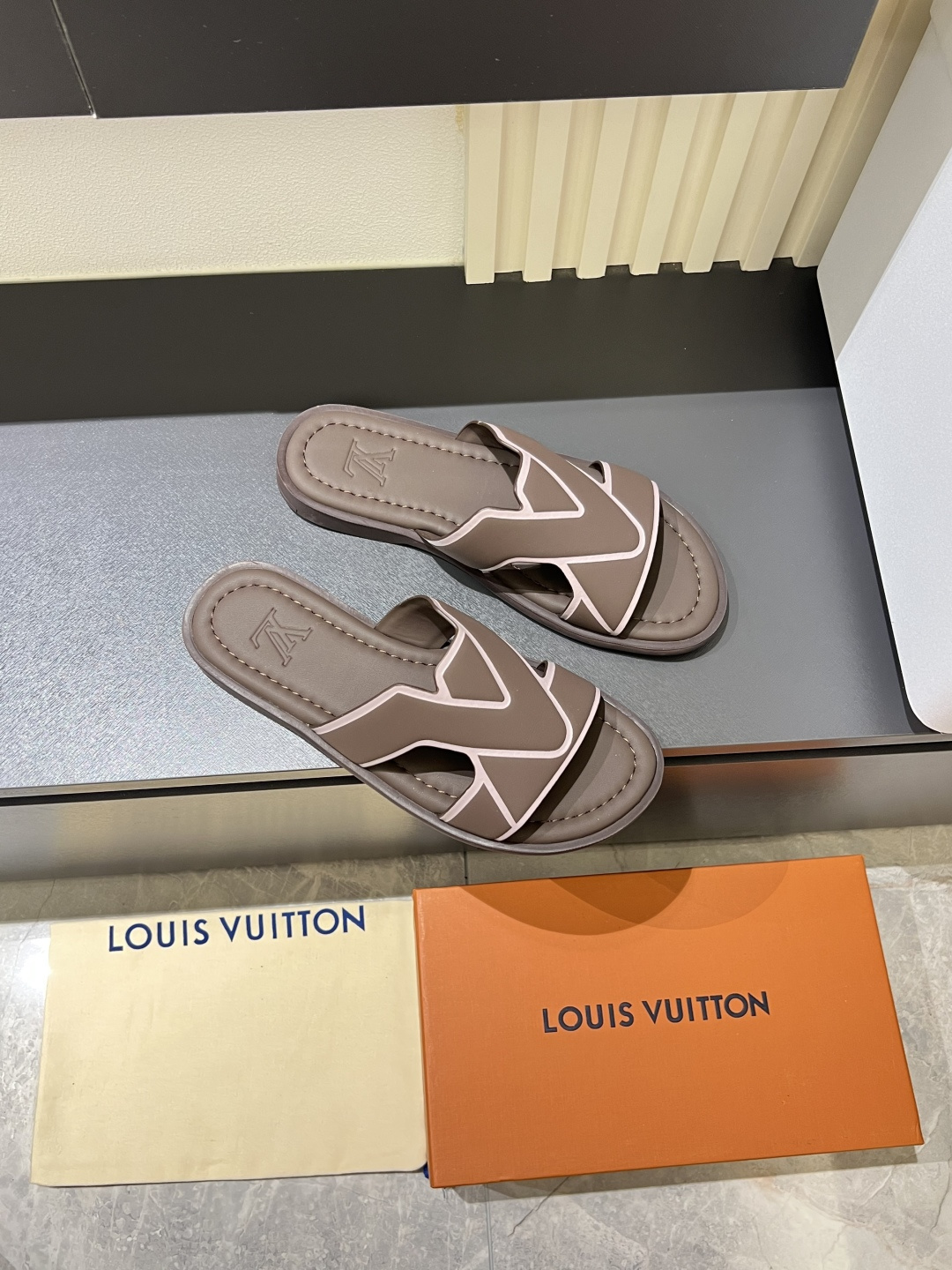 LV