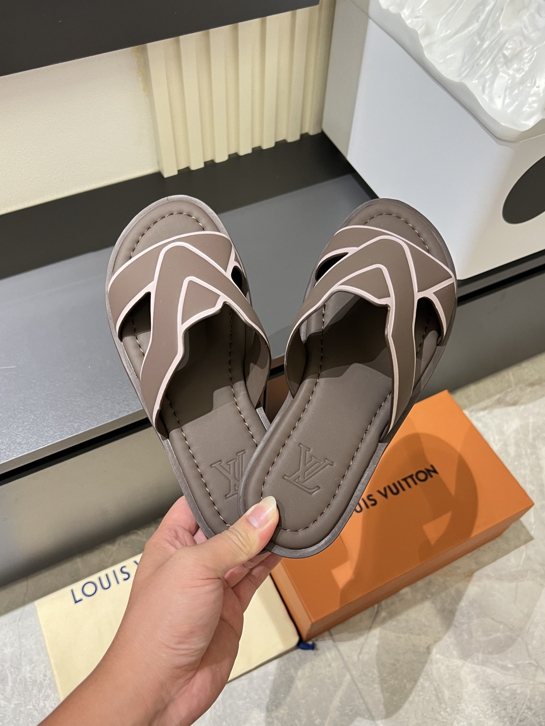LV
