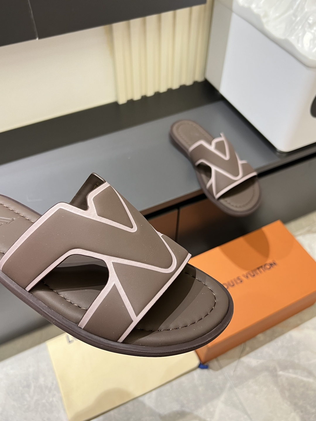 LV