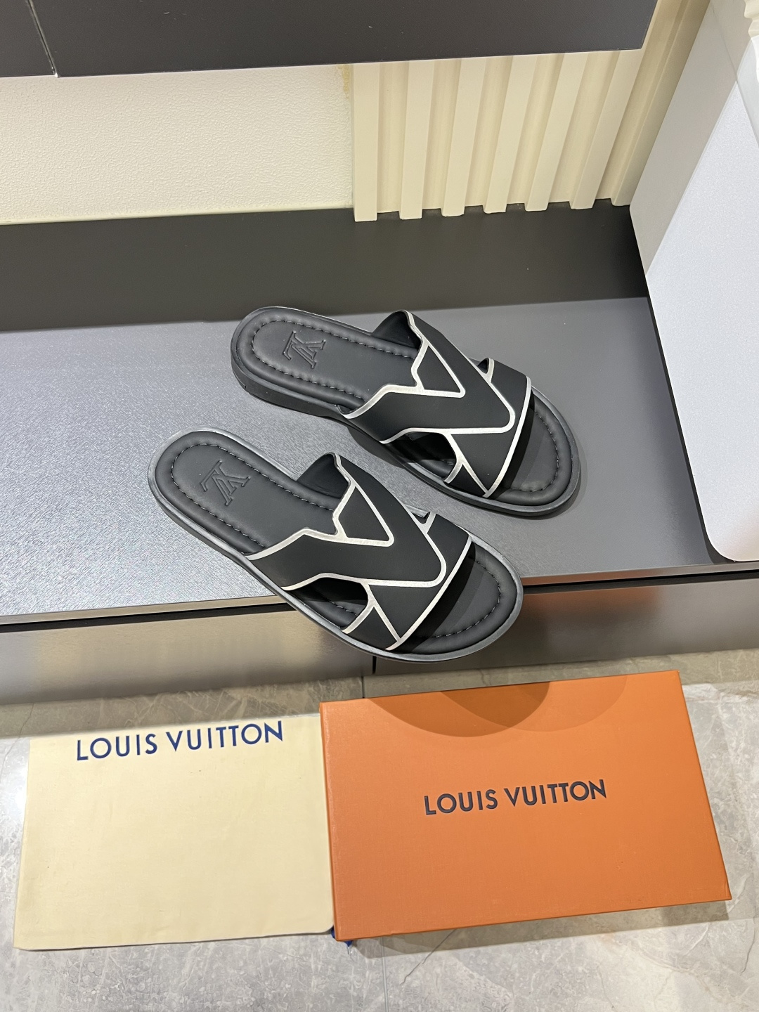 LV
