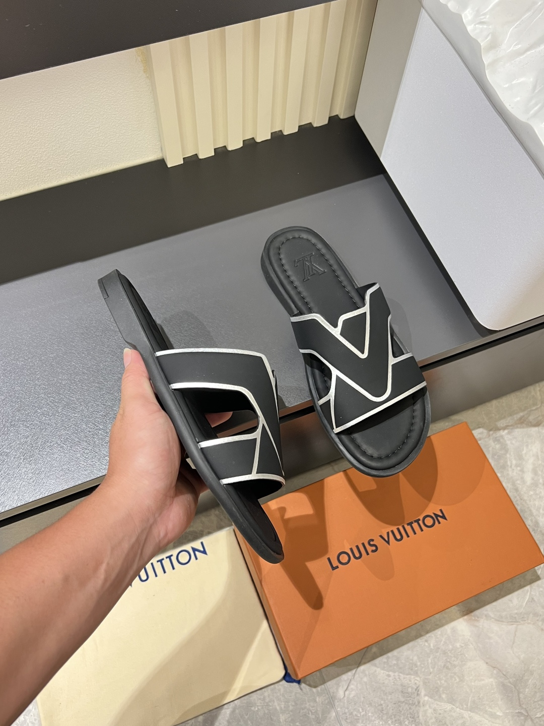 LV