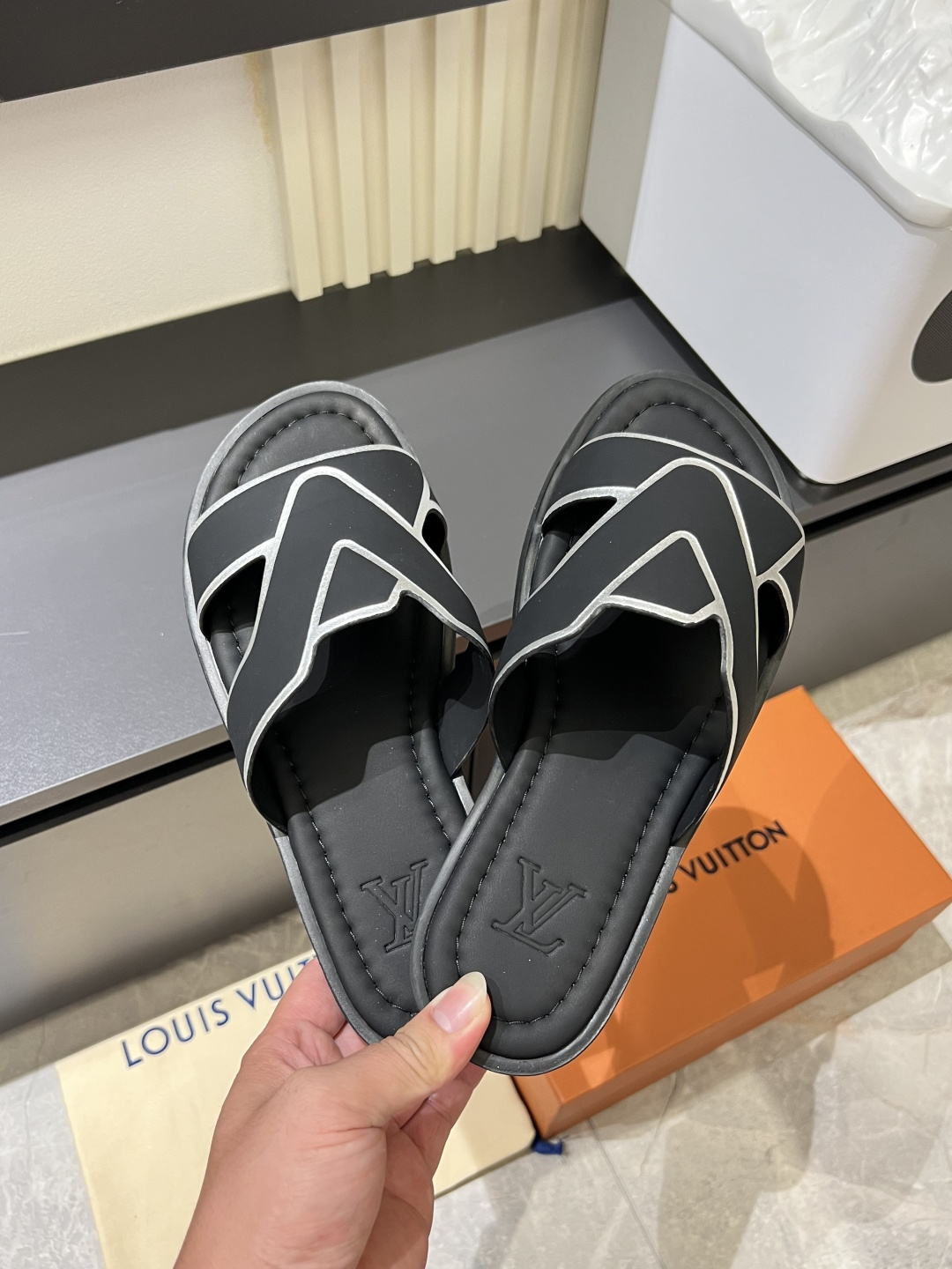 LV