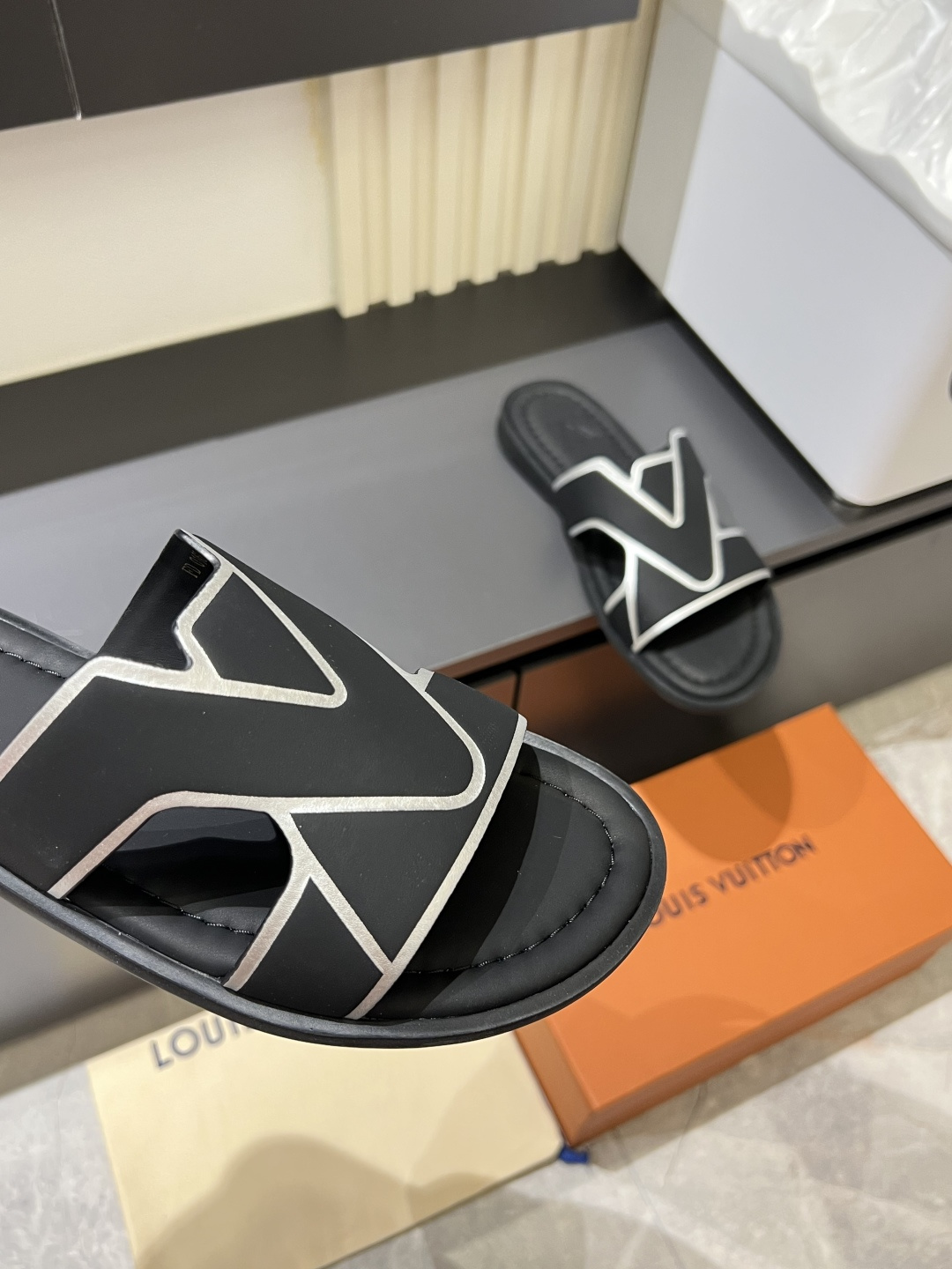 LV