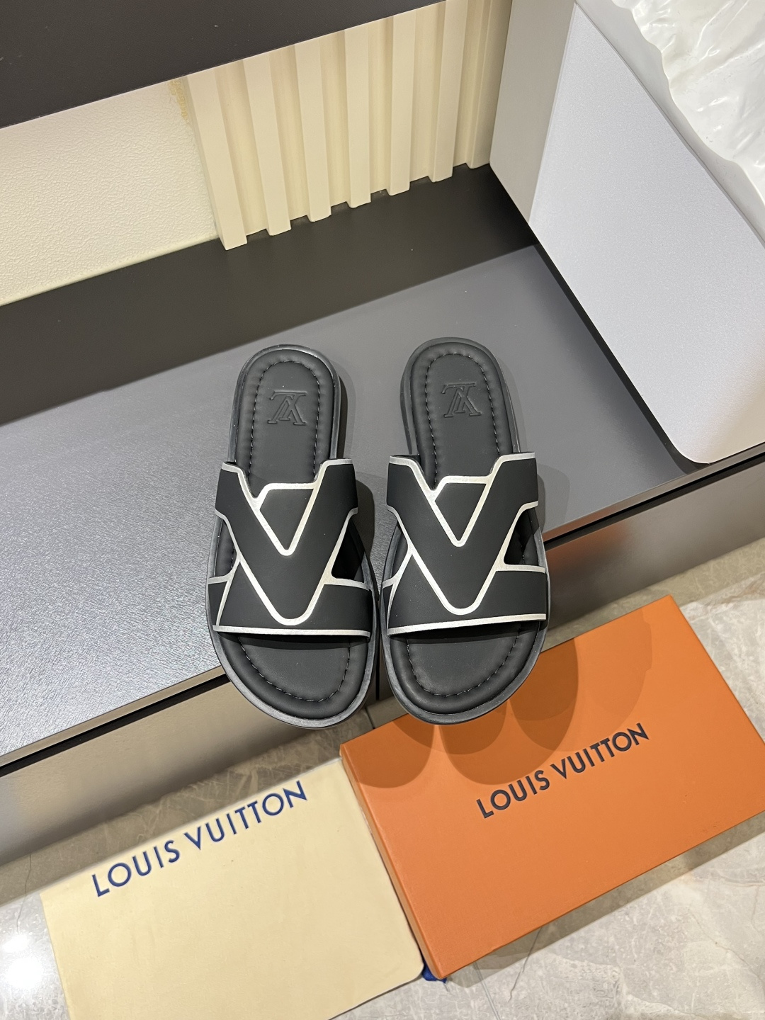 LV