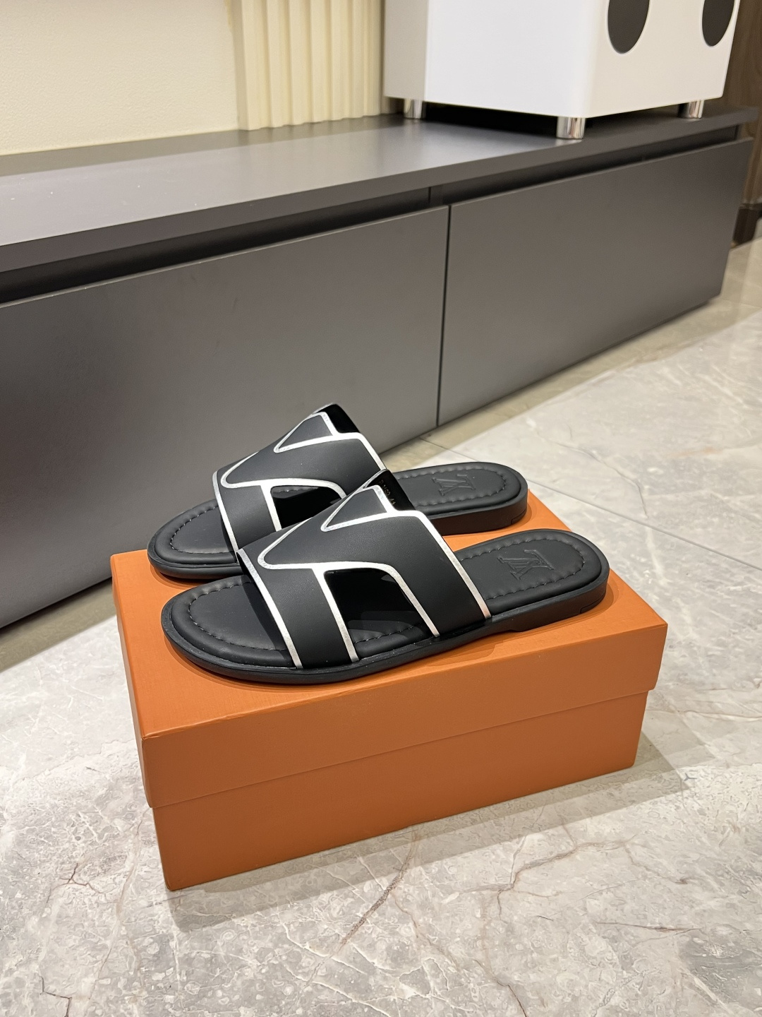 LV