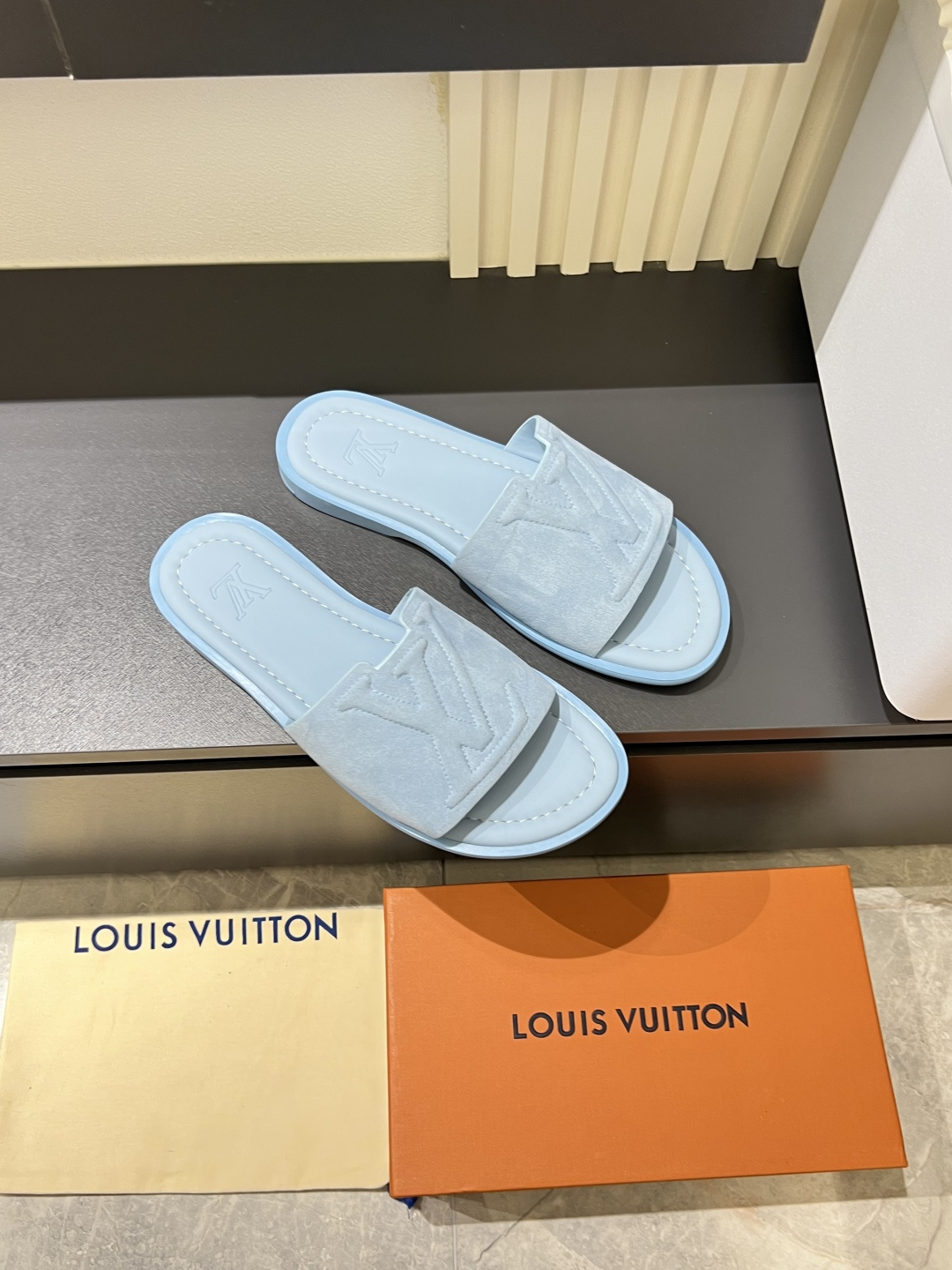LV