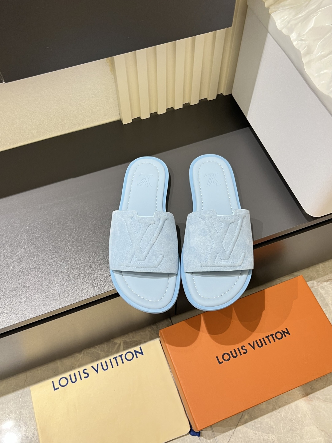 LV