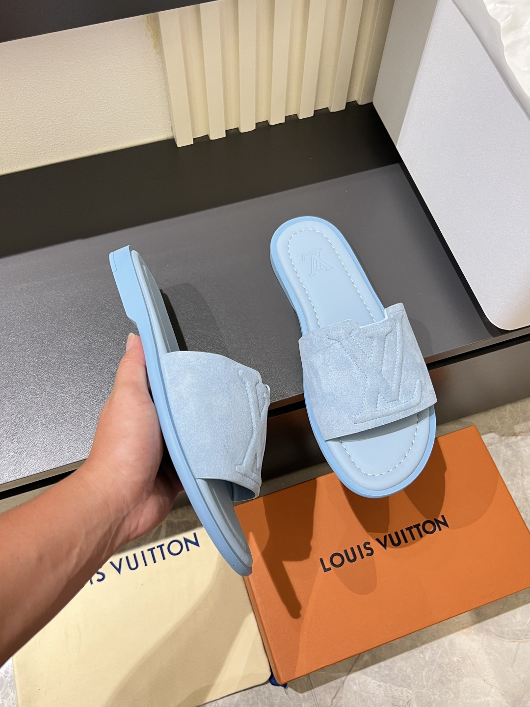LV